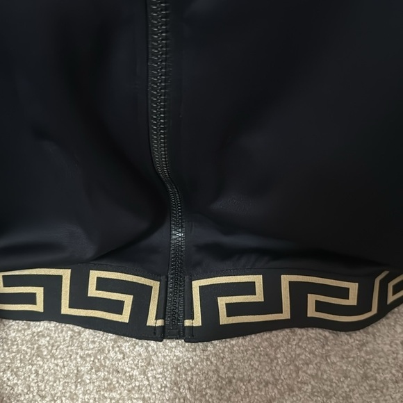 Pre owned Versace women’s size 4-L/XL track jacket - Picture 2 of 6